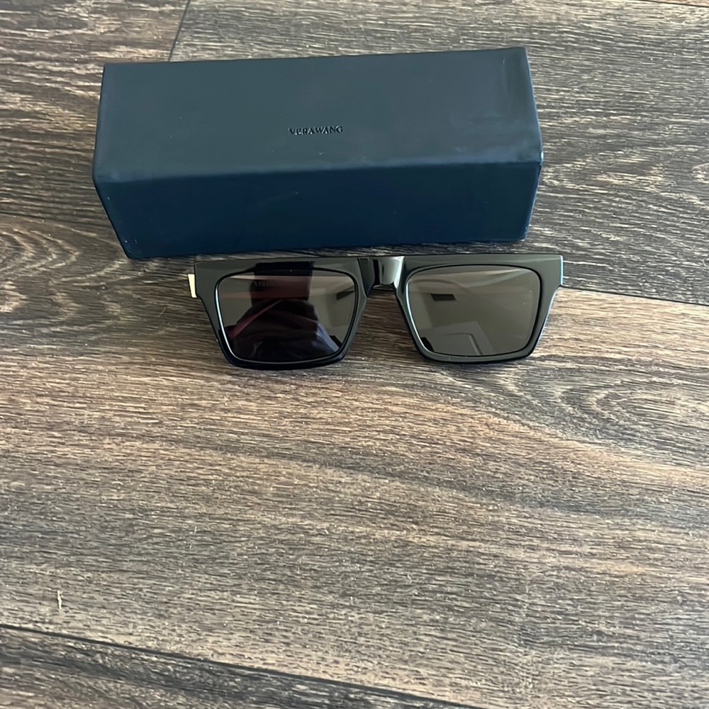 Vera Wang Aviva Sunglasses - Picture 1 of 4